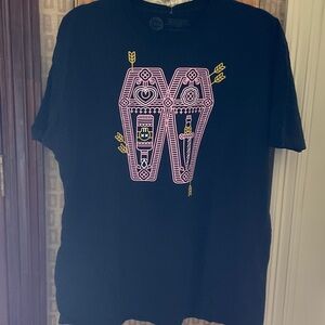 Wonderful Book T, “Romeo and Juliet”.  This design is amazing!  Men’s XL, mint.